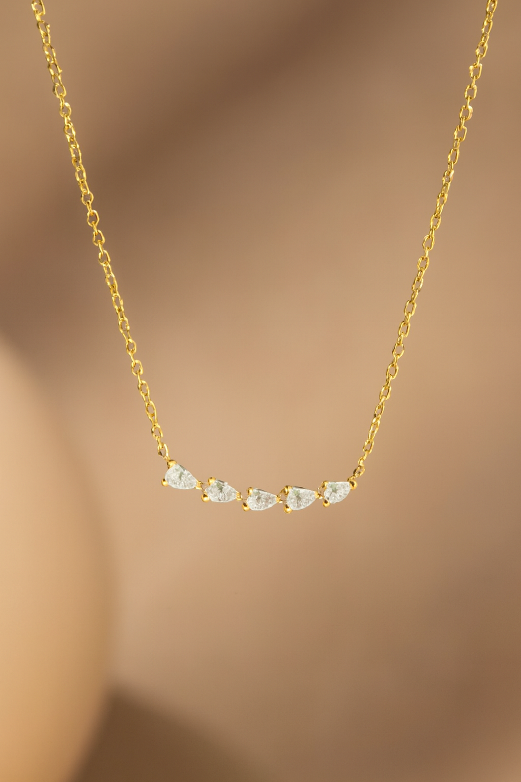 Celestia Curve Necklace