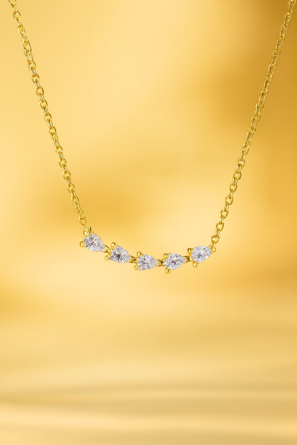 Celestia Curve Necklace