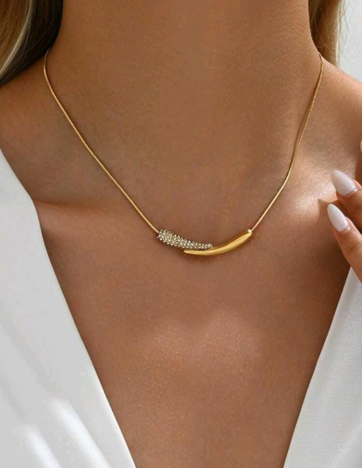 Aurora Curve Pendant Necklace