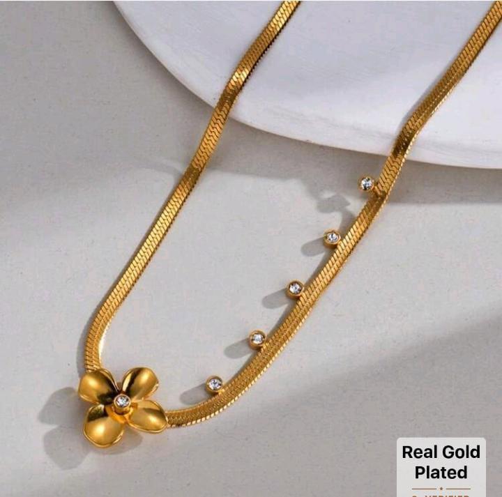 Petal Eclat Necklace